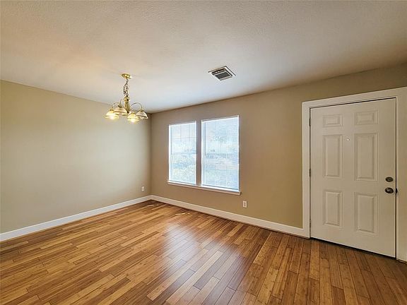 3rd image of 11956 Chanteloup Dr