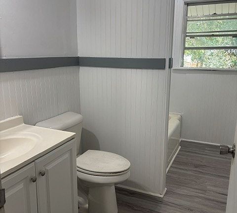 3rd image of 111 Woods Dr