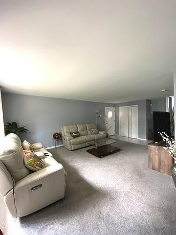 1st image of 271 Tahoe Dr