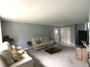 271 Tahoe Dr, Chicago Heights, IL 60411