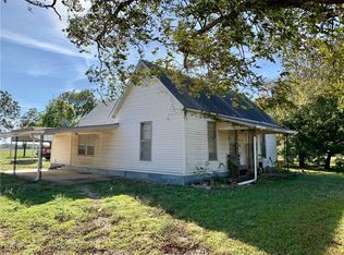 310 E Spruce St, West, TX 76691