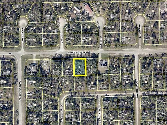 3rd image of 1210 Sentinela BLVD