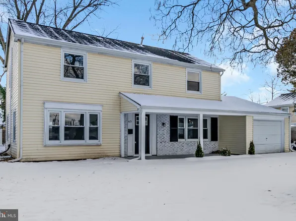 65 Barrington Ln, Willingboro, NJ 08046