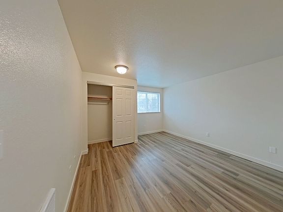5th image of 325 SE Lilly Ave #A