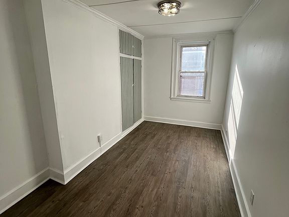 3rd image of 11 Van Vechten St #11B