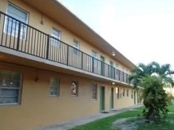 4250 SW 67th Ave APT 39, Miami, FL 33155