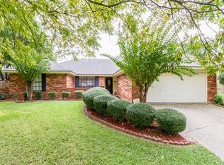 1517 Cobblestone Ln, Cleburne, TX 76033