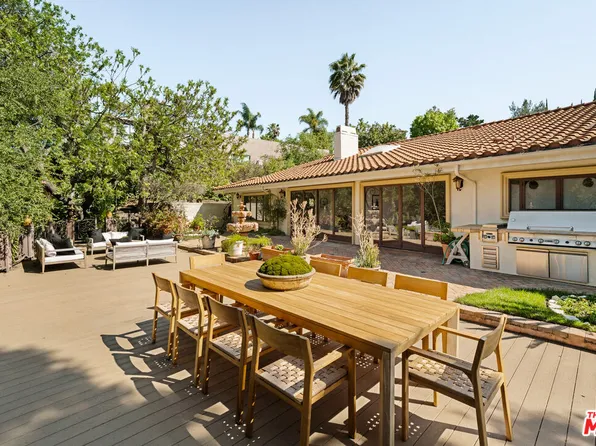 11411 Dona Lola Dr, Studio City, CA 91604