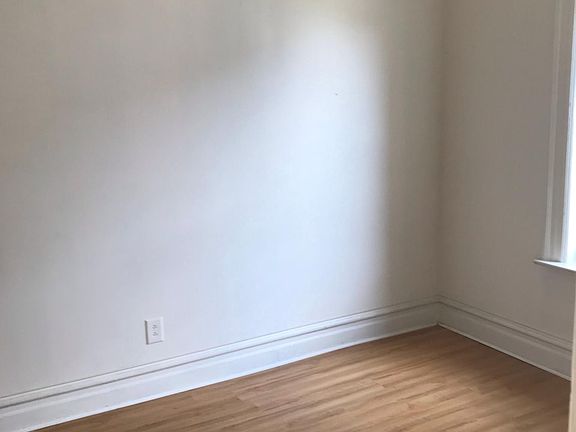 4th image of 215 Clifton Ave APT 4