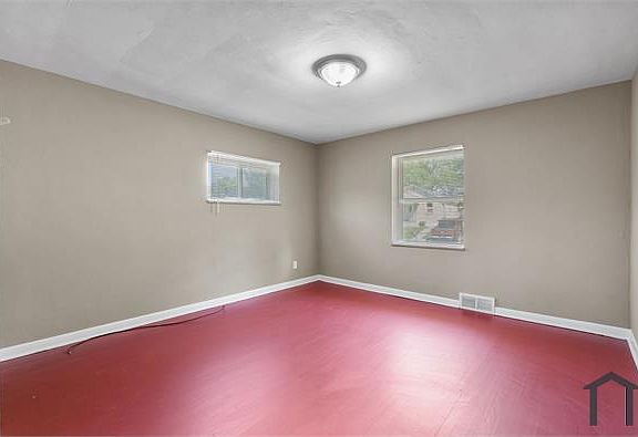 4th image of 4605 Edgewood Blvd