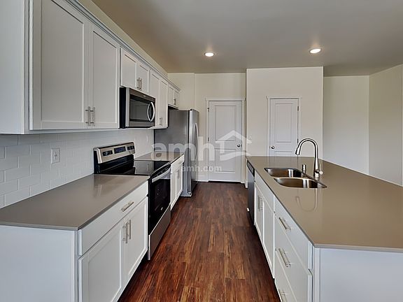 4th image of 326 Smith Dr