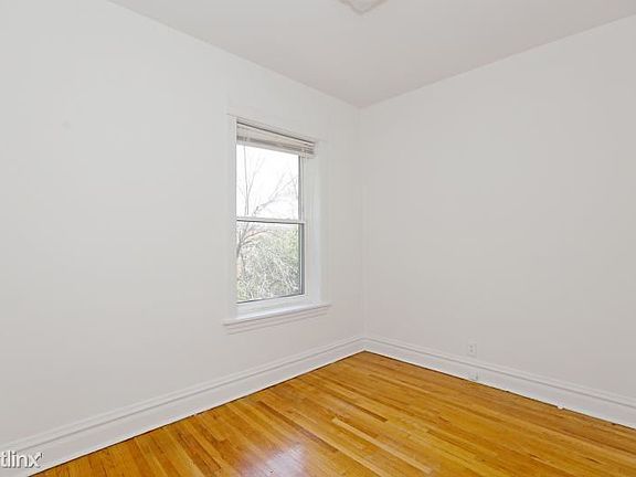 5th image of 3820 N Sheffield Ave #Unt3