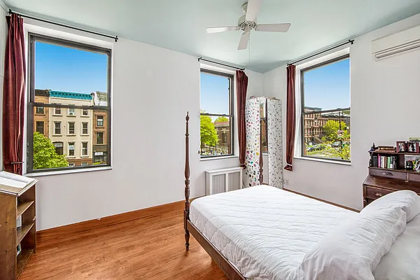 Sold by Verrazano Brokerage Inc | media 14