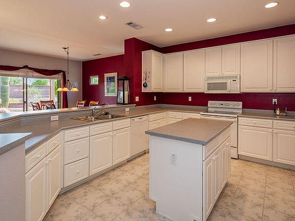 5th image of 17843 N Navarro Ct