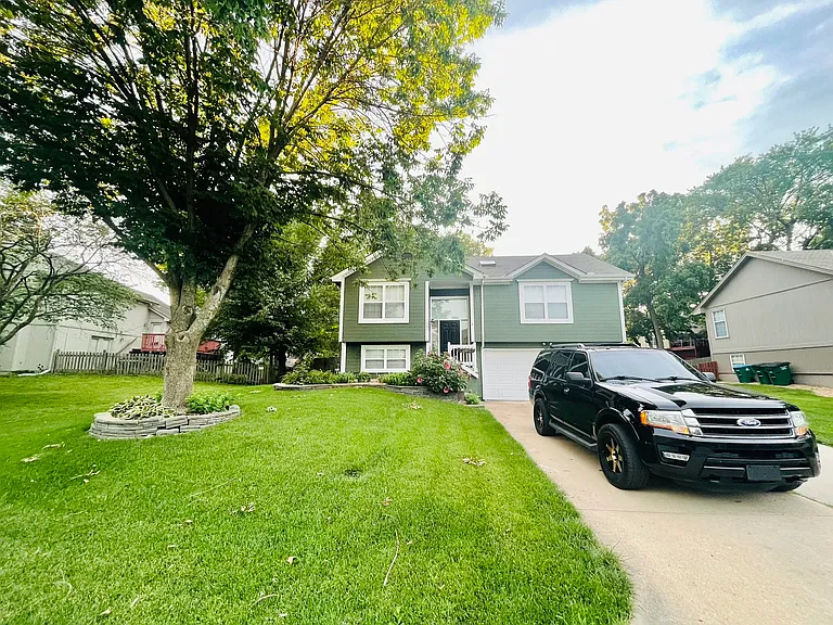 1704 NE Whitestone Dr — Photo 19