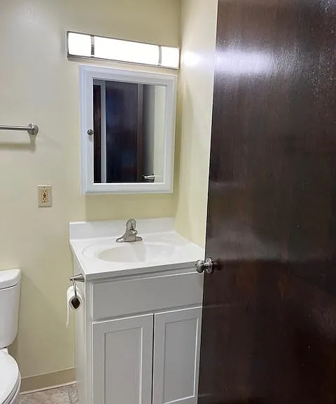 Hall bathroom.