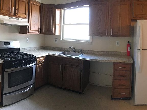 3rd image of 257 Park Ave #2
