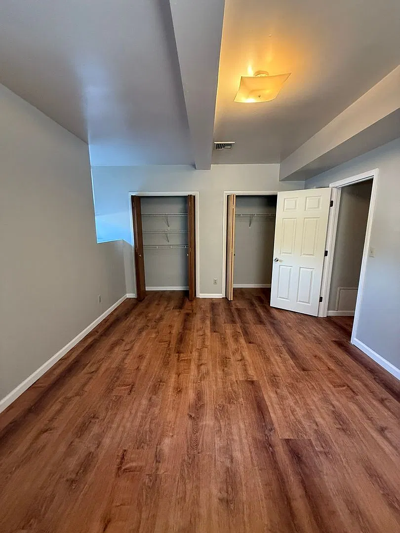 153 E High St — Photo 2