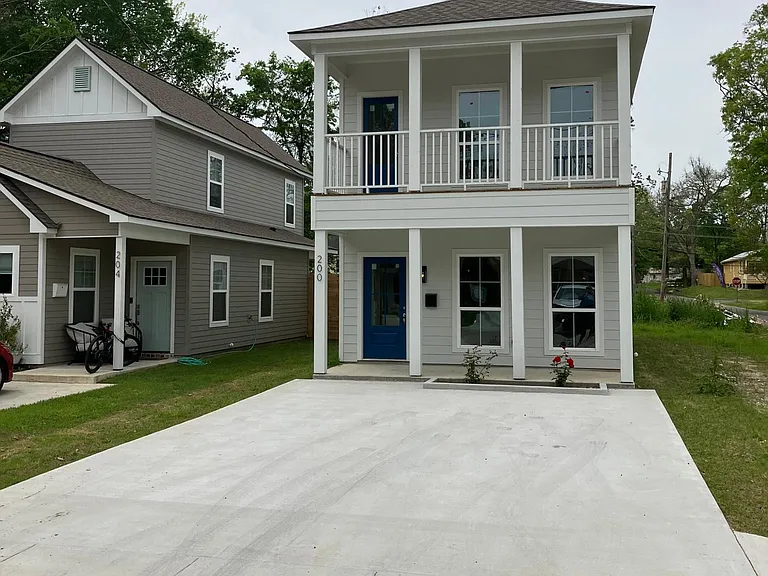 200 Evergreen Dr — Photo 7
