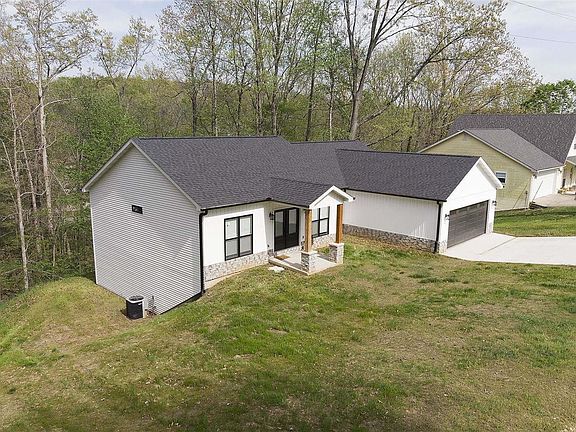 2nd image of 1433 Bella Vista Dr