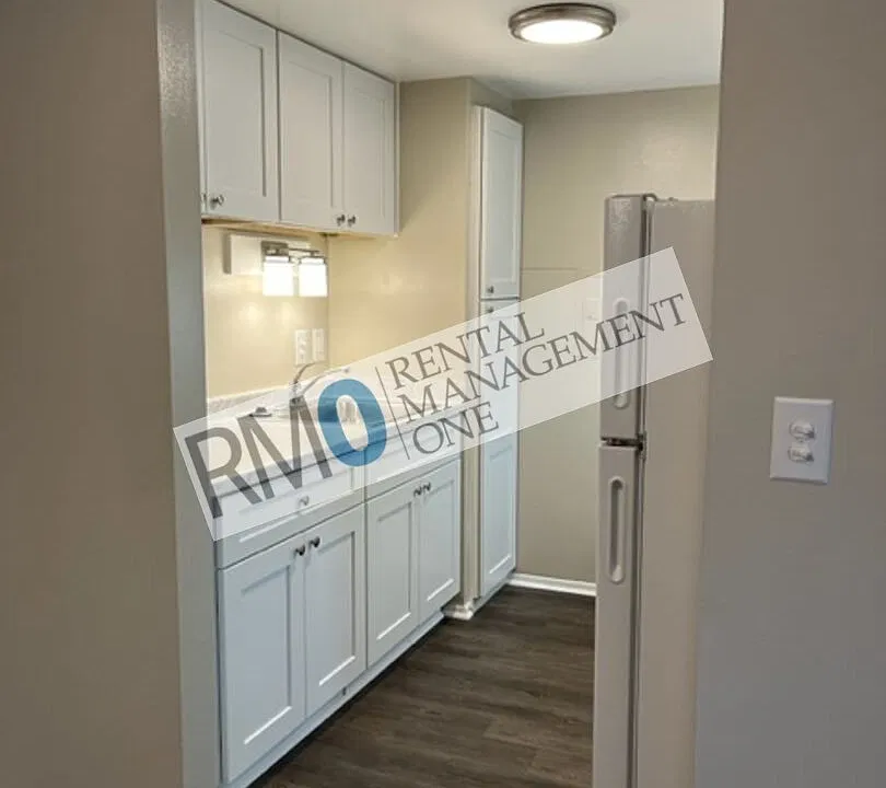 841 Ludlow Ave #203