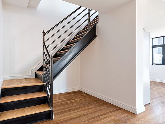 5th image of 2620 Jackson Ave #4A