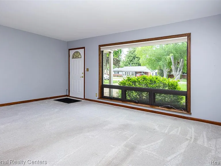 2475 Lafay Dr — Photo 5