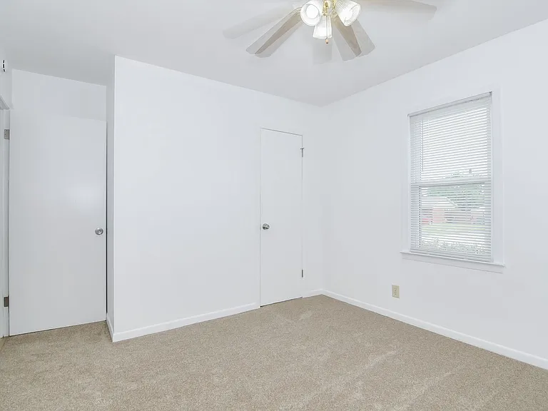 373 Westmont Dr — Photo 23