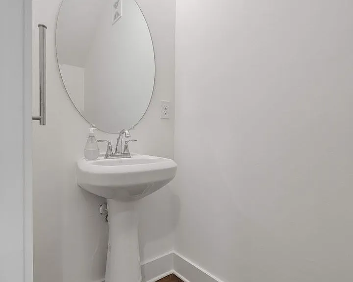 137 Huntley Dr — Photo 14