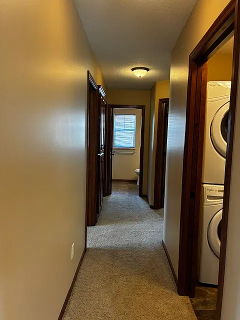3 bed, 1368 sqft, $2,100 — Photo 3
