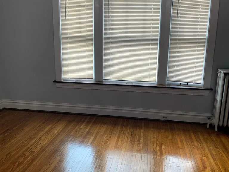 FRONT BEDROOM