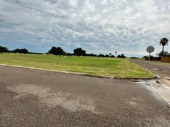 3208 Fairway Dr, Edinburg, TX 78542