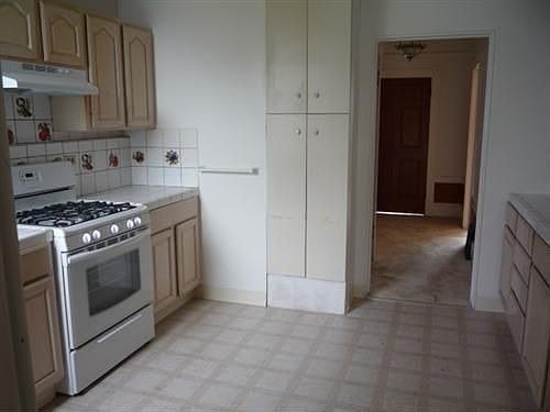 2nd image of 154 Sears St