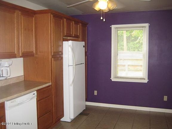 3rd image of 547 Lilly Ave