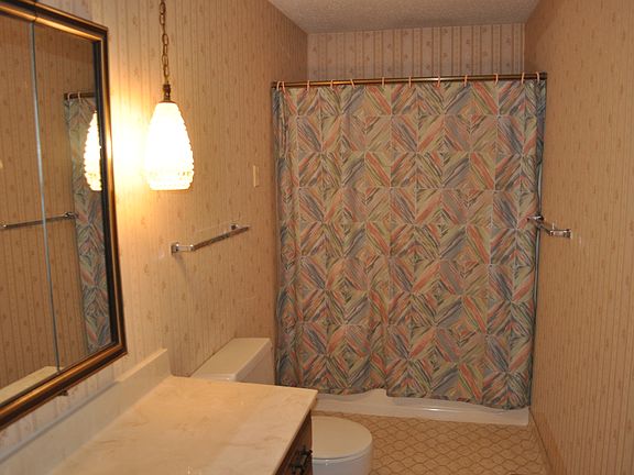 5th image of 2113 N Kavaney Dr APT 7