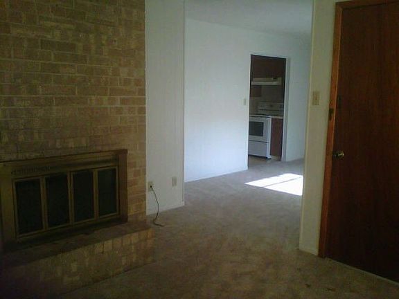 5th image of 222 S Chaparral