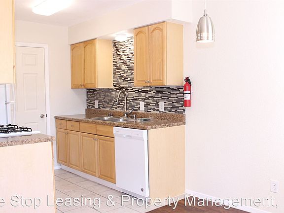 5th image of 413 Vista West Ct