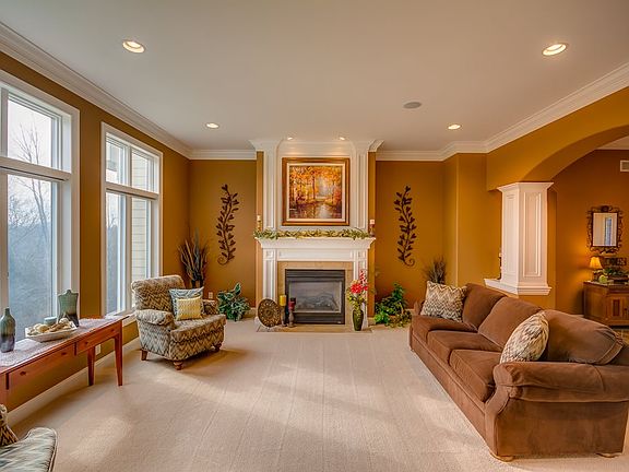 5th image of 16572 Forest Glen Ct