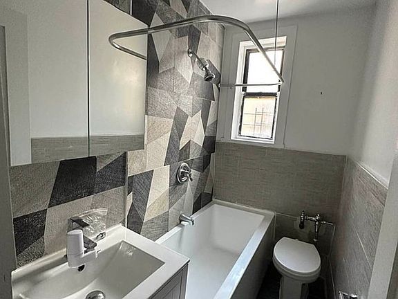 3rd image of 516 W 169th St #51A
