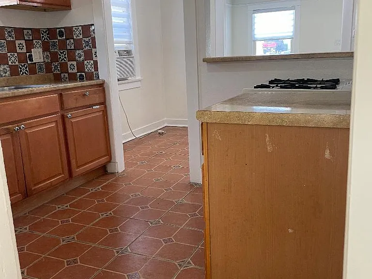 828 Sartori Ave — Photo 9