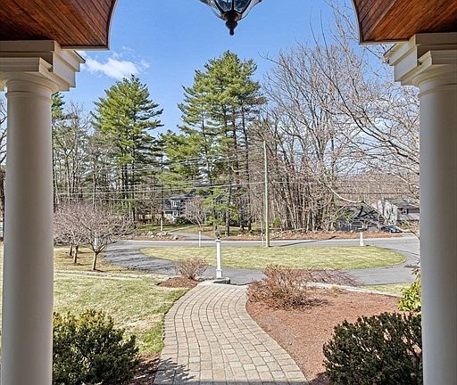 5th image of 228 Mossman Rd