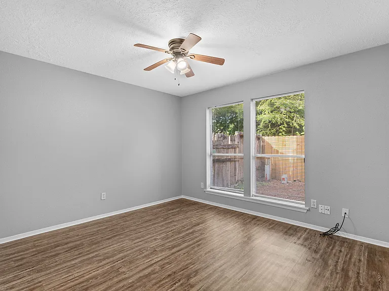Secondary bedroom 2