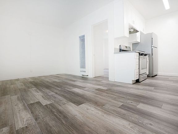 2nd image of 1036 Brittania St #4