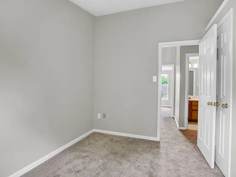 437 Ashton Ln — Photo 17