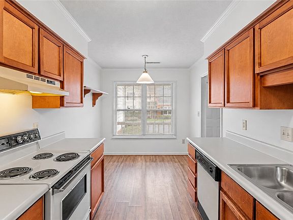 5th image of 40 Wood Pointe Dr Unit 25