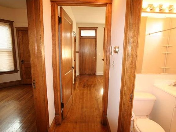 4th image of 3640 N Ashland Ave #2