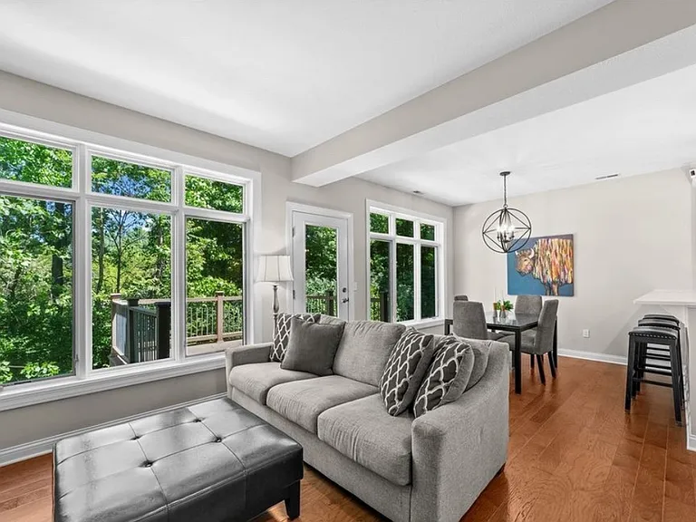 1357 Slate Ct — Photo 2