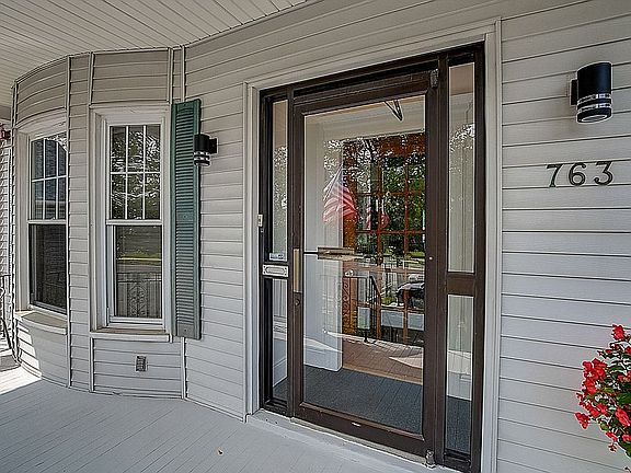 3rd image of 763 Kearny Ave