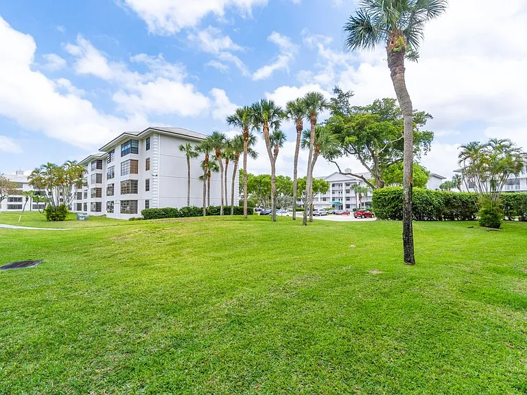 3650 Whitehall Dr #305 — Photo 27