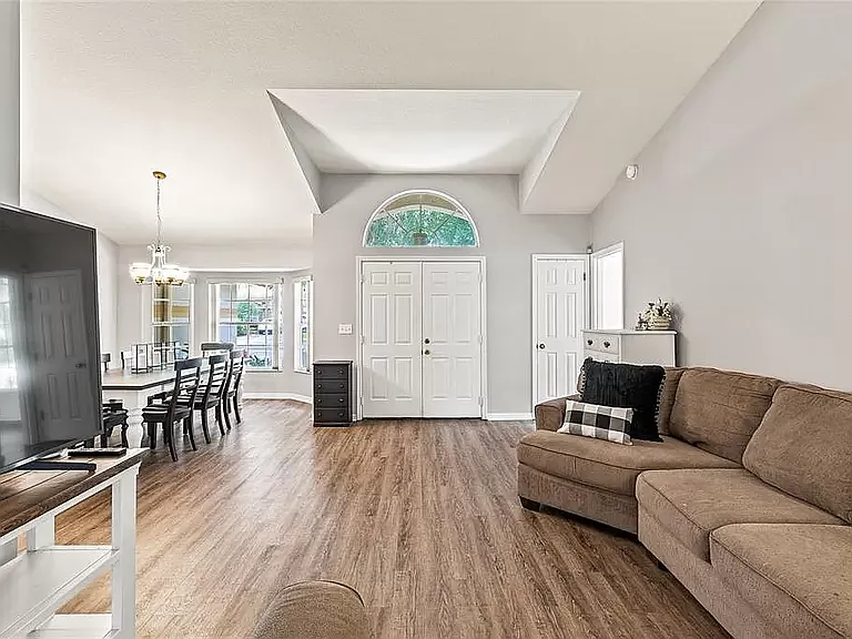 1547 Spring Ridge Cir — Photo 5